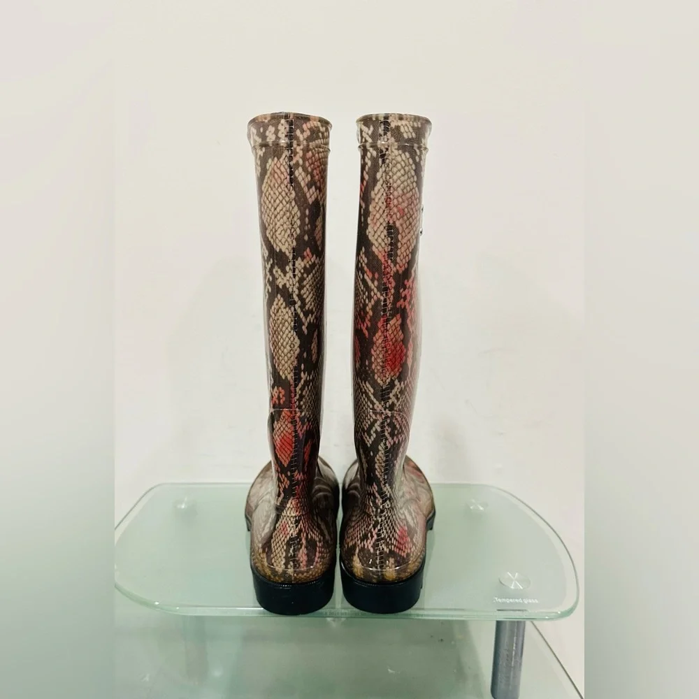 Guess rain boot